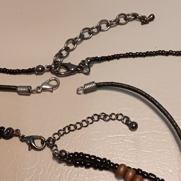 Lot of 3 black necklaces - pearls w/ faceted glass beads, abalone & seed beads - Picture 10 of 10